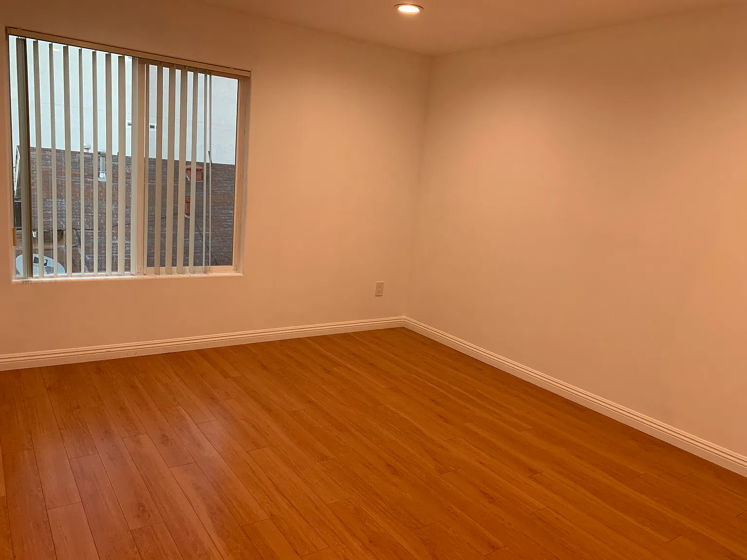2 bed, 1.5 bath, 910 sqft, $3,200 — Photo 4