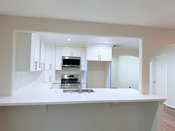 3rd image of 10345 Muscatine St