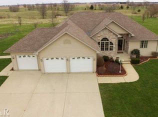 8166 Idlewood Rd, Clinton, IL 61727