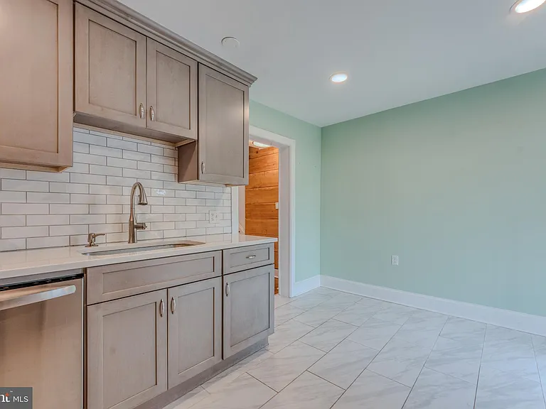 365 Prince St — Photo 15