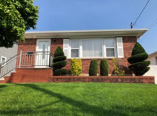 222 Wolverine St, Staten Island, NY 10306