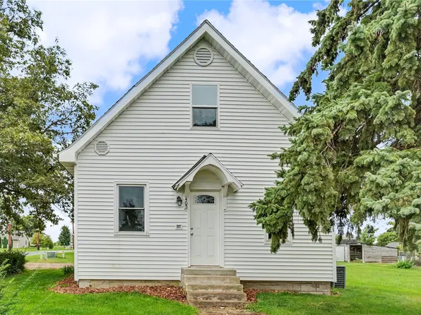 405 E Center St, Stanwood, IA 52337