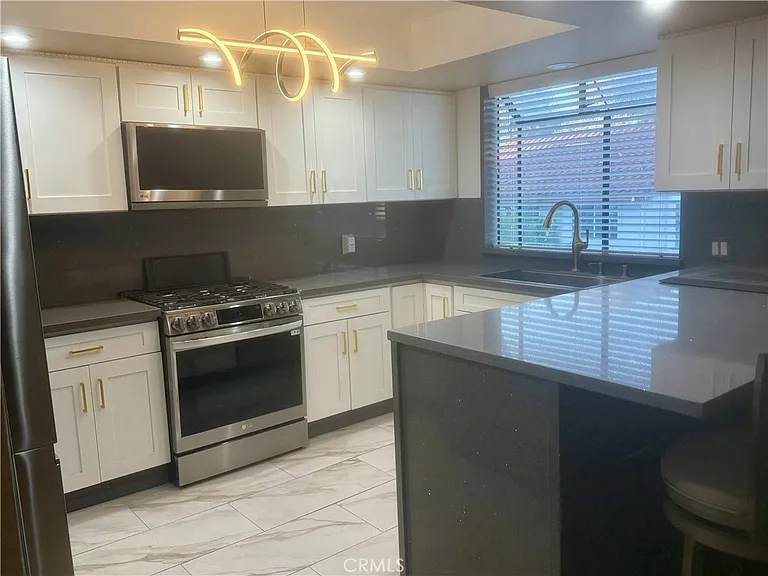 5727 Etiwanda Ave #3 — Photo 17