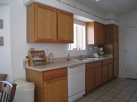 3rd image of 3130 Douglas Dr