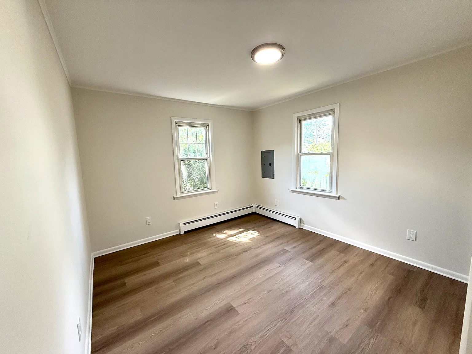 4 bed, 1372 sqft, $3,200 — Photo 3