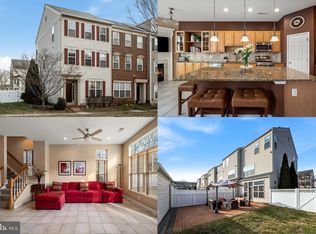 25542 Donegal Dr, Chantilly, VA 20152