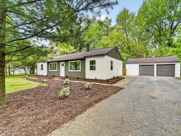 1609 Gilcrest Ave, East Lansing, MI 48823