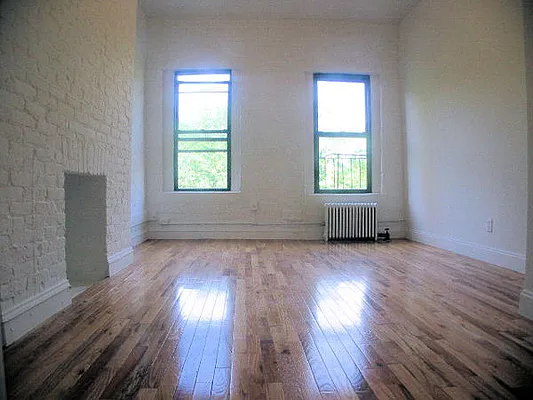 Rented by DSA Realty | media 27