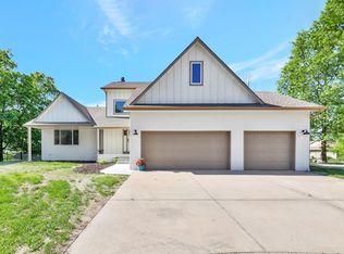 12113 W Ridgepoint Ct, Wichita, KS 67235