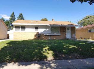 8610 W Arden Pl, Milwaukee, WI 53225
