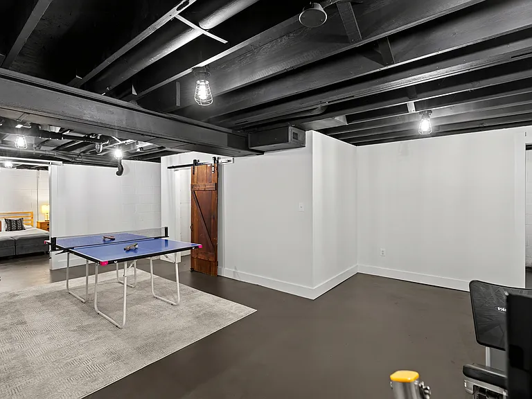 704 Ticonderoga Ave — Photo 32