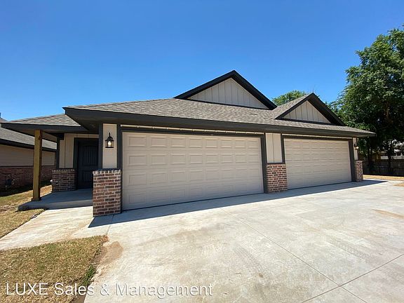 2nd image of 5221 Oakwood Villas Ct