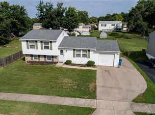 109 Schloss Ln, Dayton, OH 45439