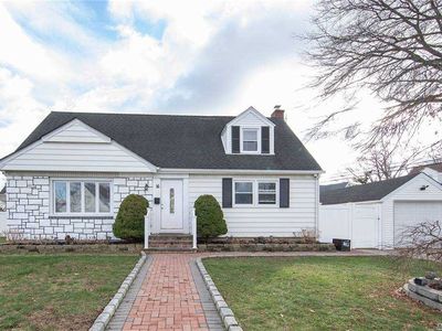 16 Stanley Pl, Hempstead, NY, 11550