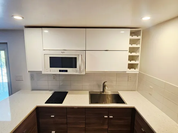 2500 SW Chicago Ct #B, Seattle, WA 98106