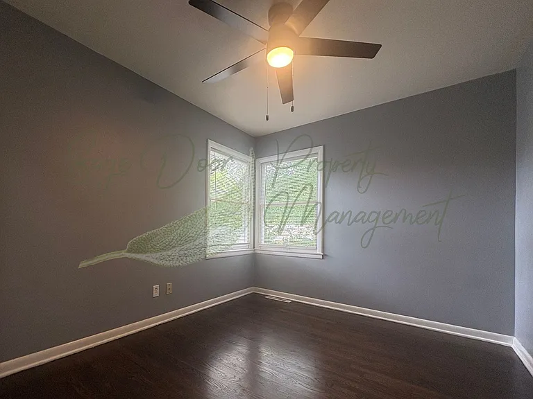 302 N Peck Dr — Photo 14