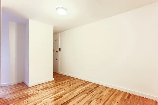 Rented by Pink Stone Realty LLC | media 37