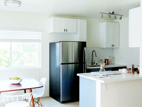 4th image of 12734 Caswell Ave APT 8