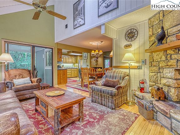 5th image of 137 Creekside Court