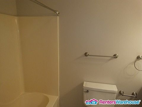 3rd image of 707 Mary Robert Ln
