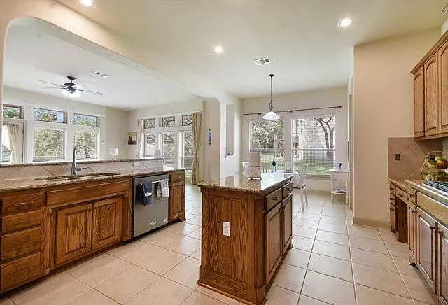9900 Tree Bend Cv — Photo 13
