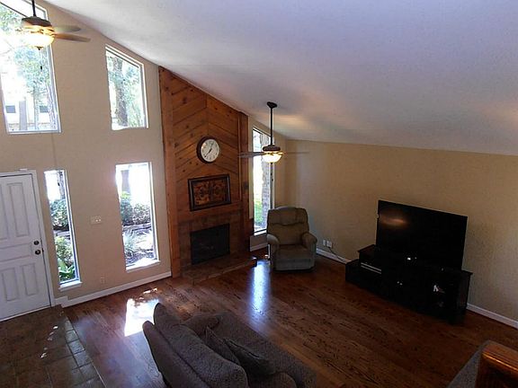 This is the view from the wood staircase.  Wouldn't you love to live here?