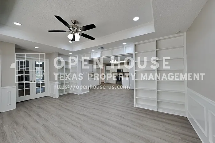 1520 Barclay Dr — Photo 6
