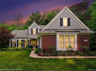 854 Weeping Willow Dr, Howell, MI 48843