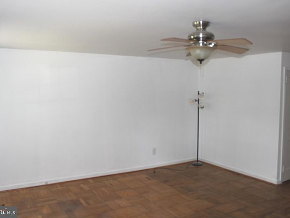 2nd image of 907 Woodlawn Ave