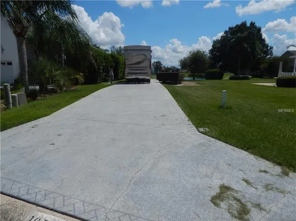 1077 Caravan Loop, Polk City, FL 33868