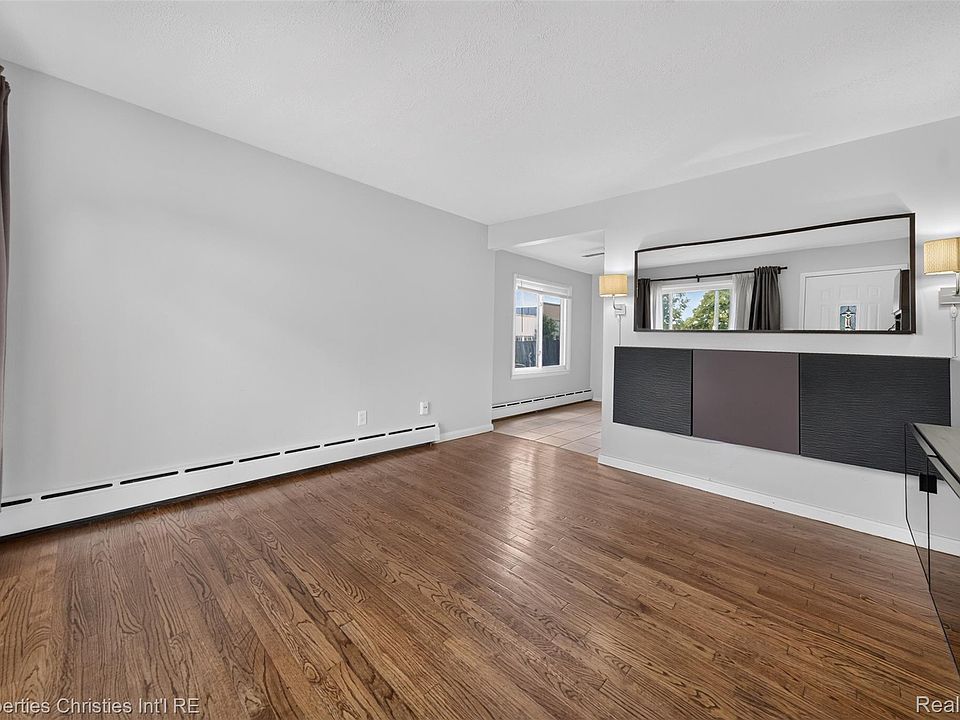 880 Jewell St, photo 6