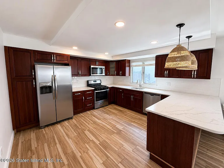 19 Hillcrest Ave — Photo 3