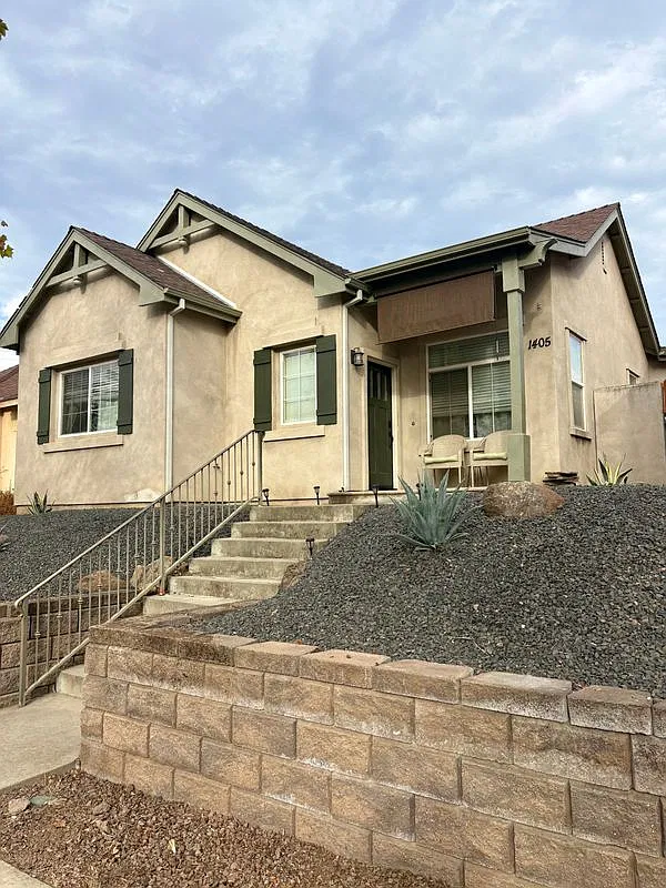 3 bed, 2.0 bath, 1718 sqft, $2,500 — Photo 1