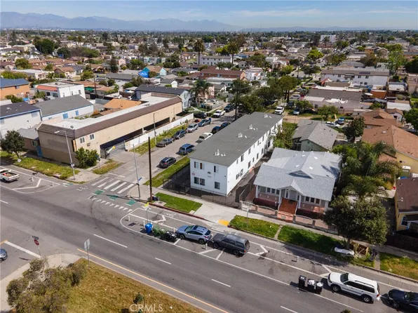 10500 S Broadway, Los Angeles, CA 90003