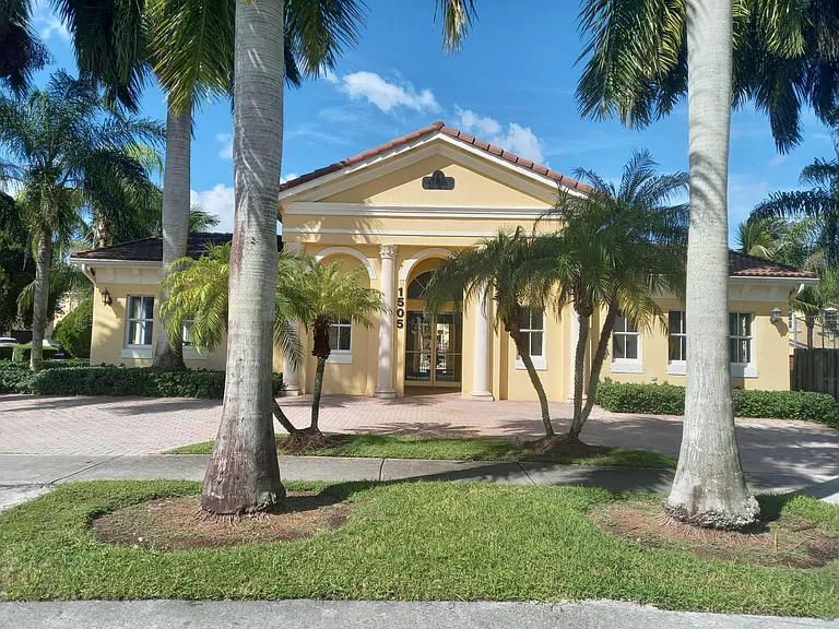 886 SW 149th Ct — Photo 37