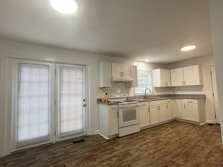 2614 Dumfries Dr — Photo 7