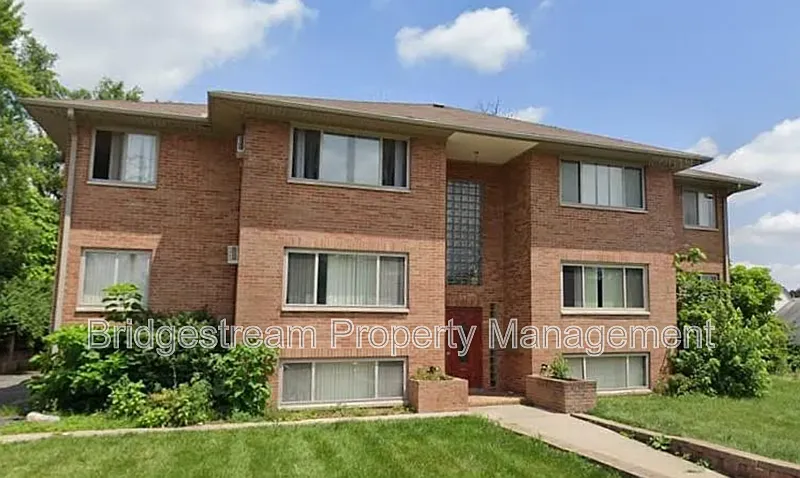 2 bed, 1.0 bath, 1100 sqft, $850 — Photo 1