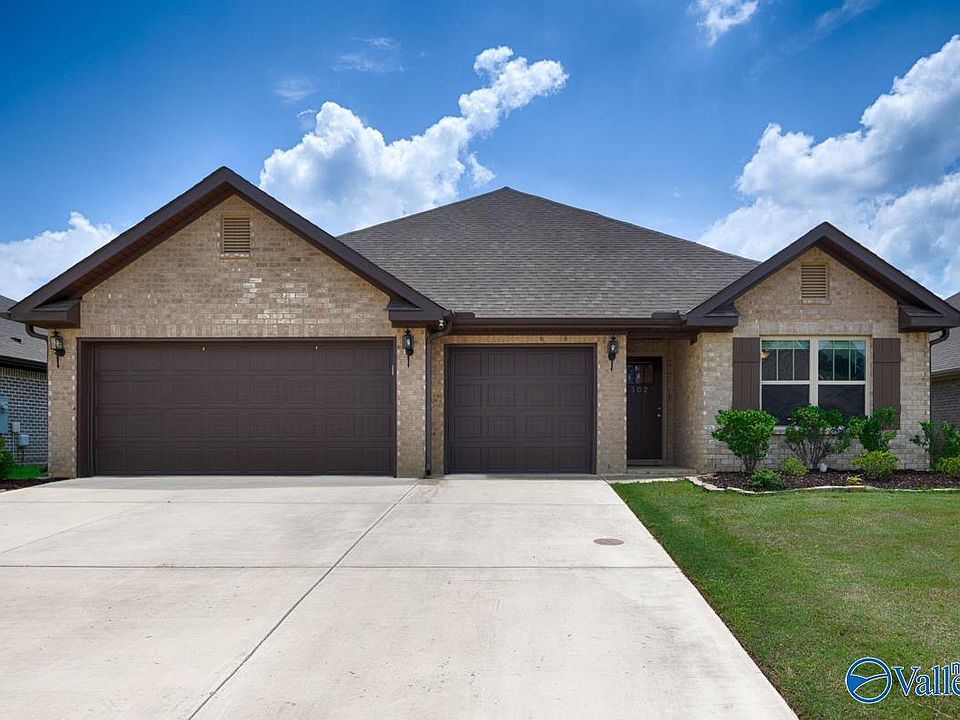 1st image of 102 Barlow Way