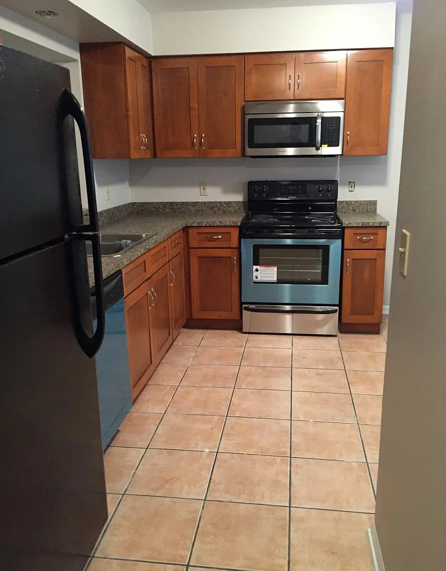 2 bed, 2.5 bath, 1114 sqft, $1,800 — Photo 3
