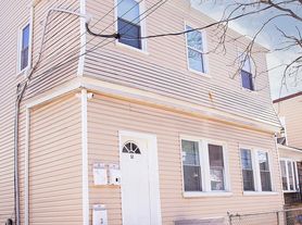 52 Smith St, Newark, NJ