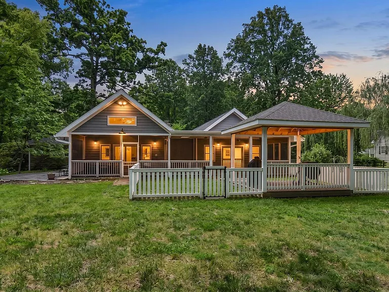 14 Oak Ln — Photo 39