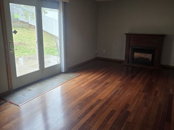9403 Lakeside Trl, Champlin, MN 55316