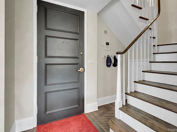 2nd image of 111 Cherry Valley Avenue #M18