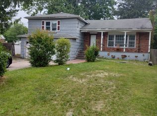 1018A Martinstein Ave, Bay Shore, NY 11706