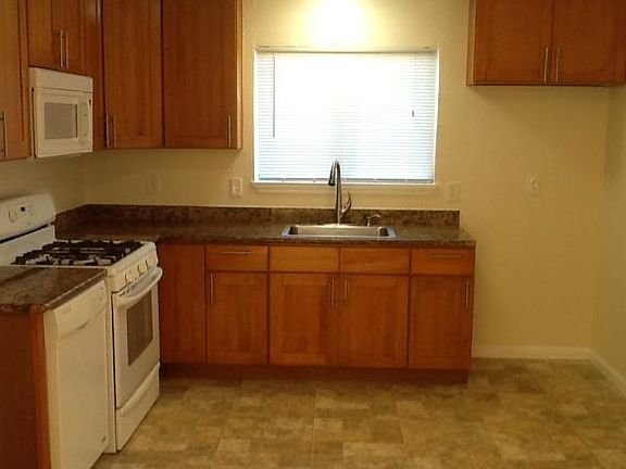 3rd image of 340 Marina Way S