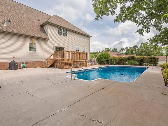 4th image of 4160 Foothills Dr