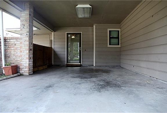 3rd image of 4601 Meadowood Dr