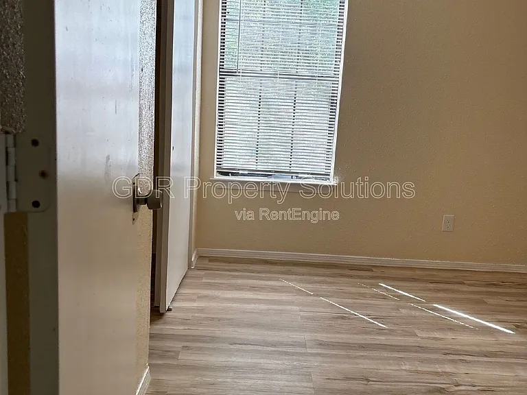 1116 Coal Ave SW #10 — Photo 14
