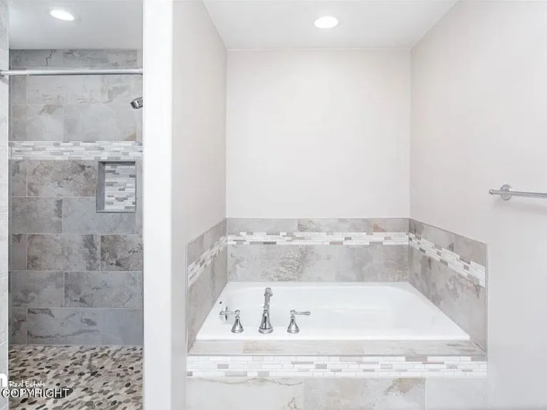 4750 W Kaylee River Cir — Photo 42