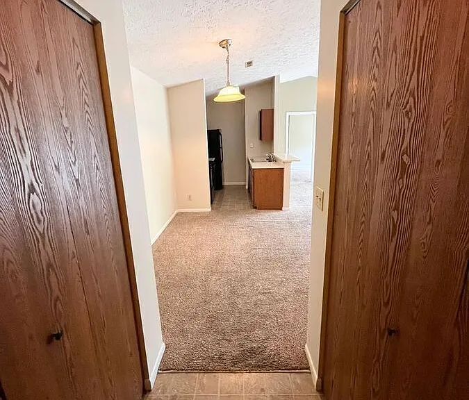 24 Woodland Hills Dr #11 — Photo 2